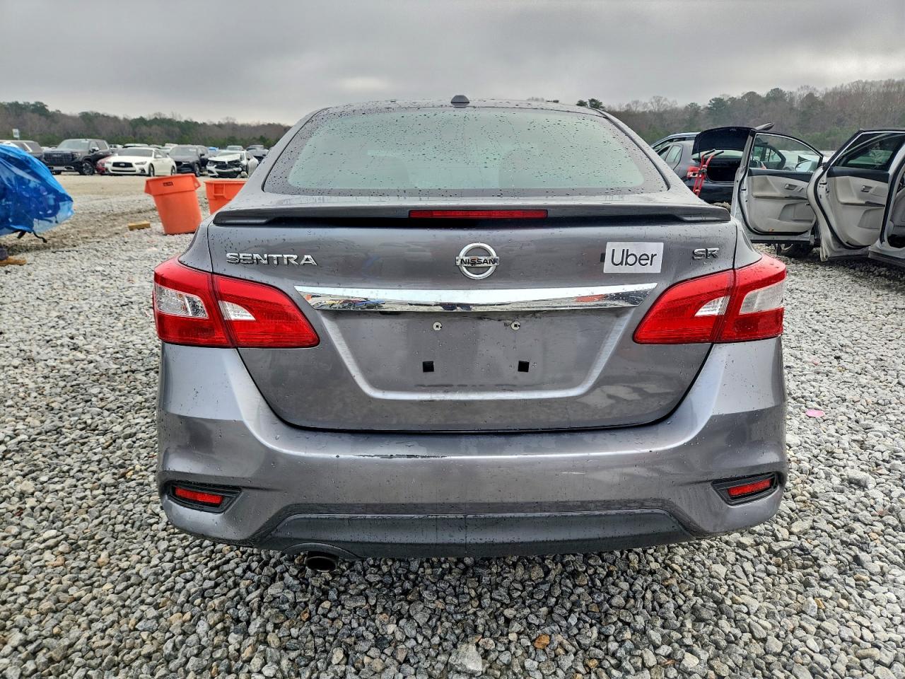 Nissan Sentra S Image 2