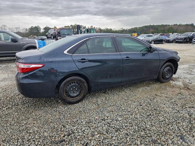 Toyota Camry Le Image 3
