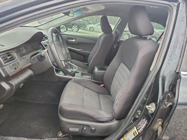 Toyota Camry Le Image 2