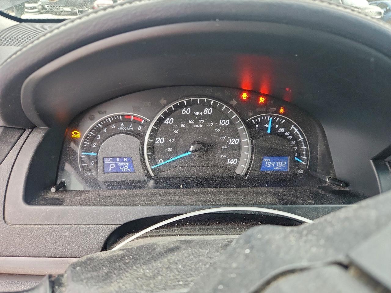 Toyota Camry Le Image 6