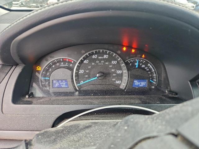 Toyota Camry Le Image 6