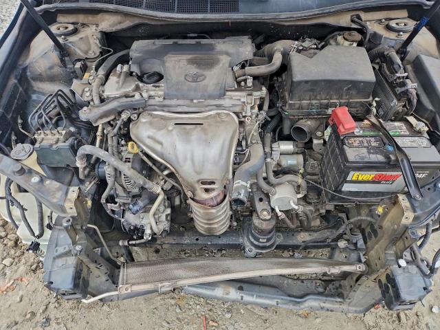 Toyota Camry Le Image 10