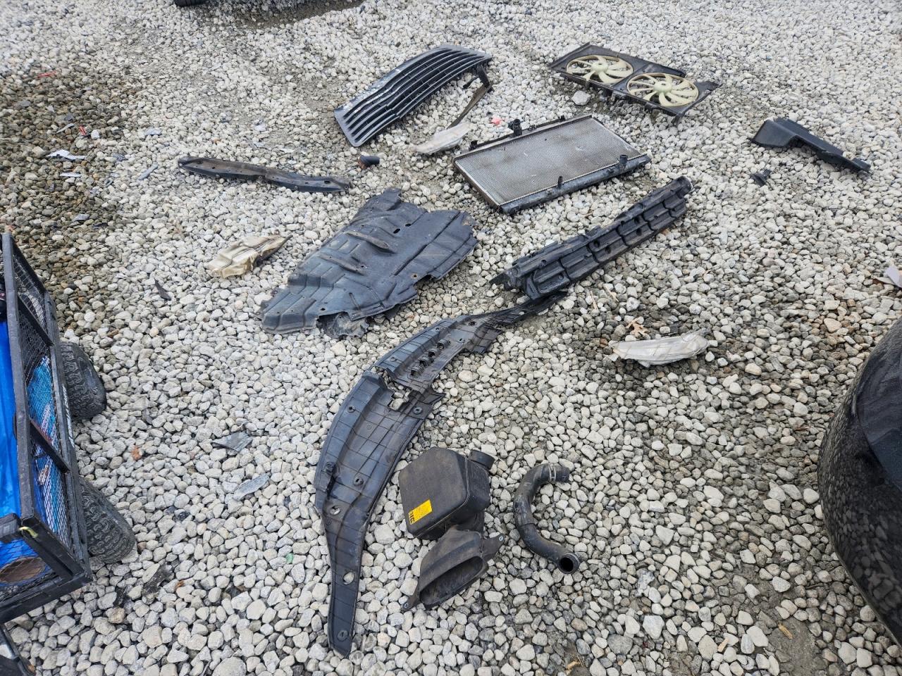 Toyota Camry Le Image 11