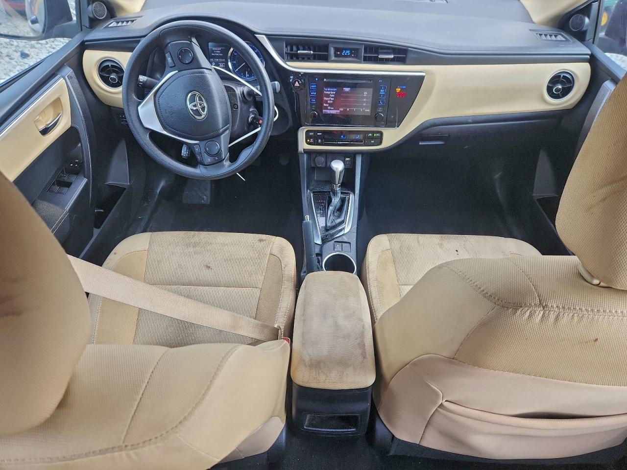 Toyota Corolla L Image 13