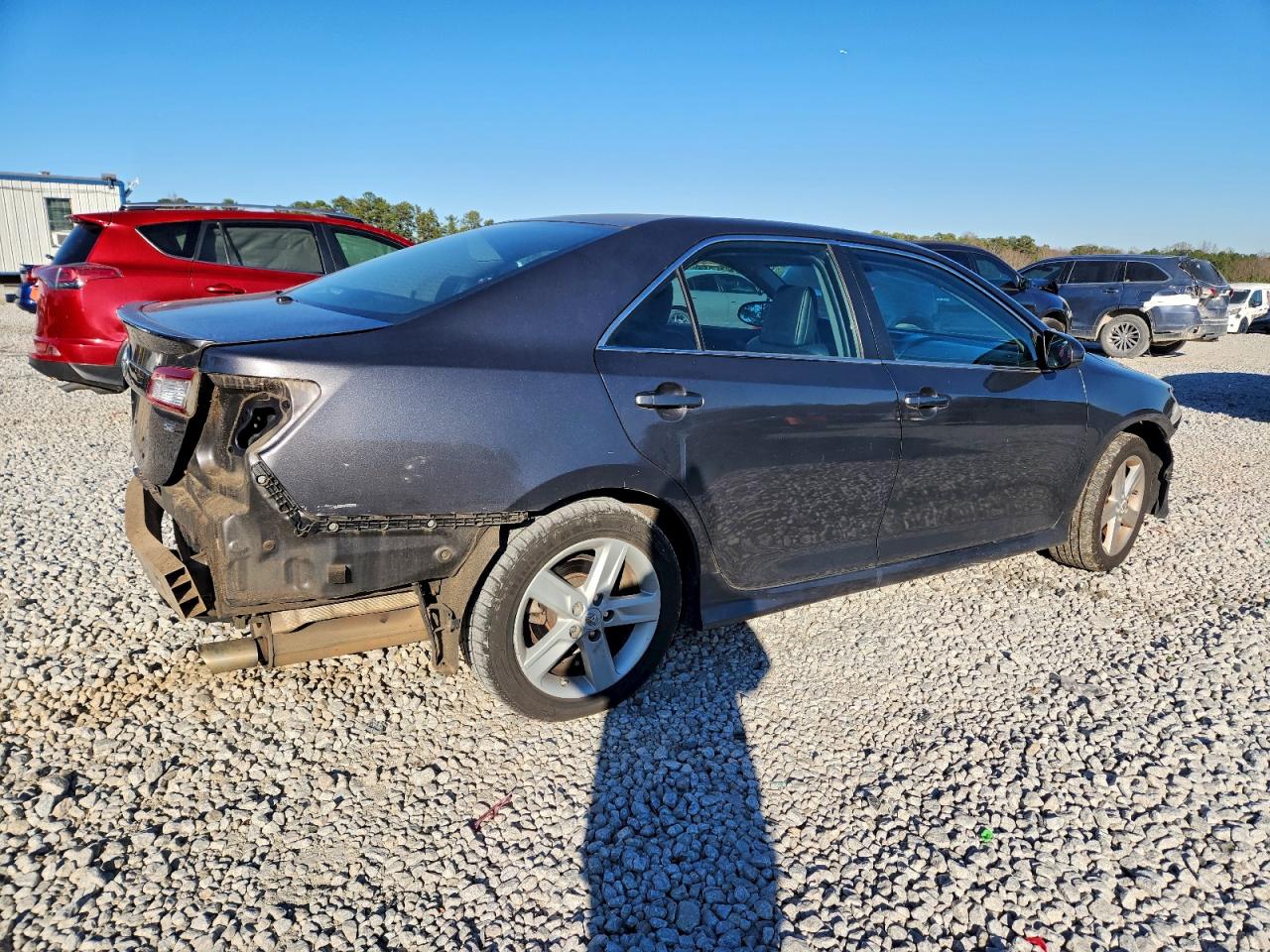 Toyota Camry L Image 2