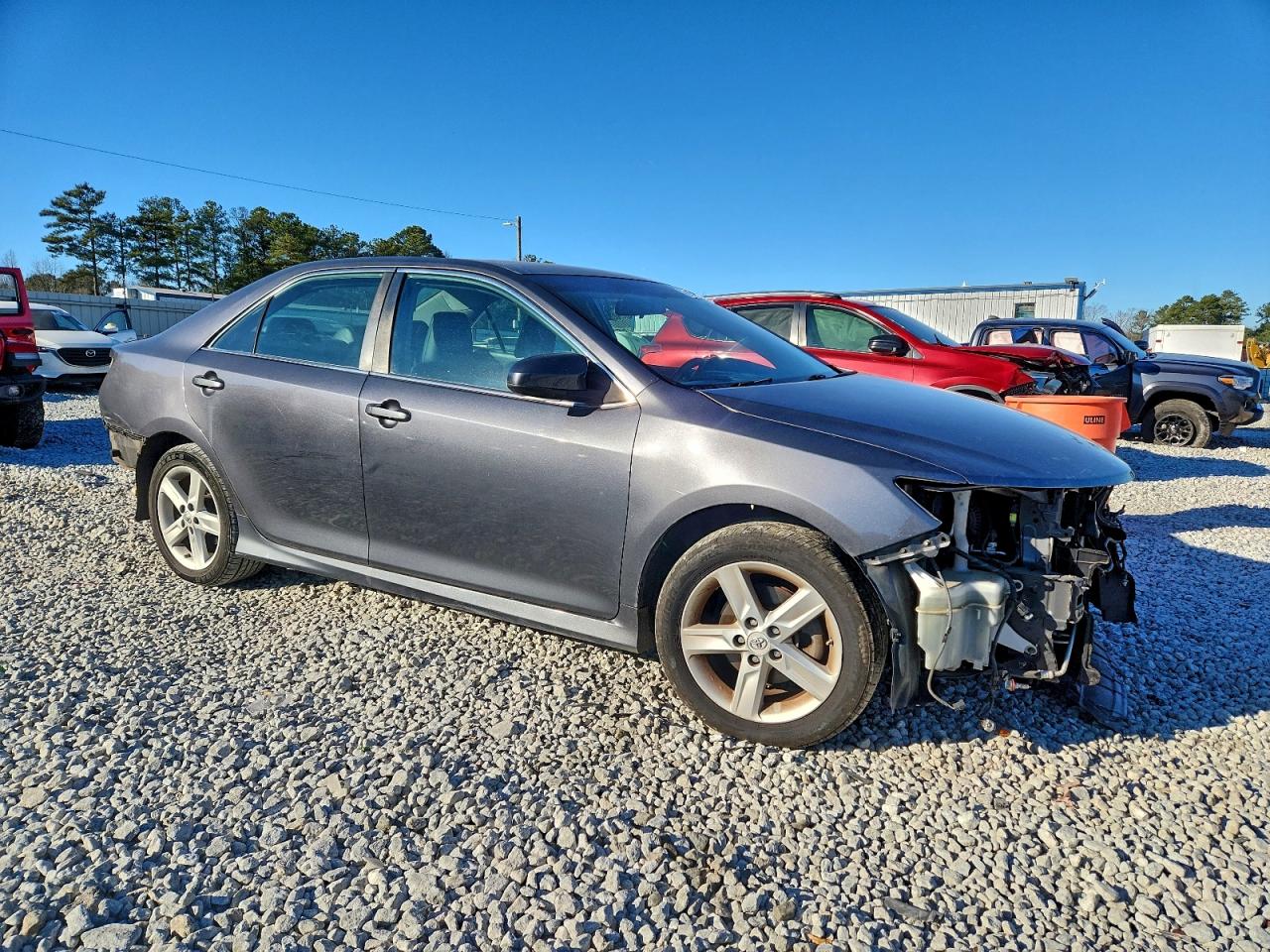 Toyota Camry L Image 3
