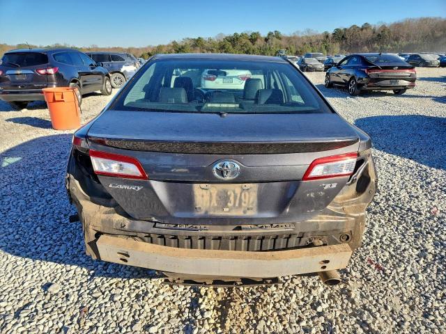 Toyota Camry L Image 6