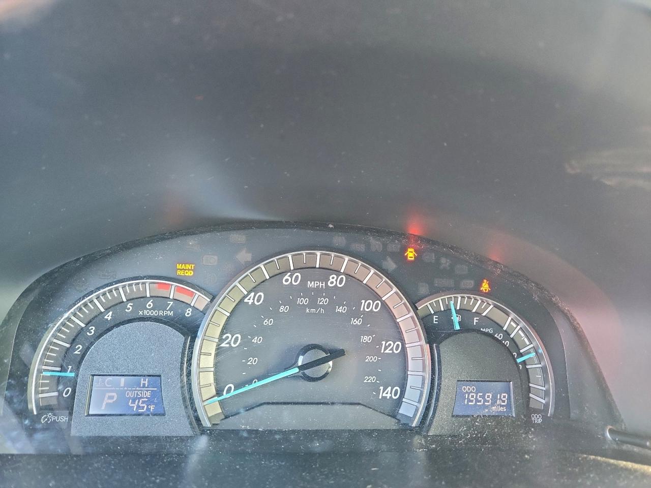 Toyota Camry L Image 8