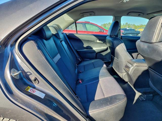 Toyota Camry L Image 7