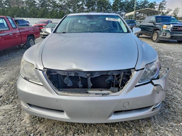 Lexus LS 460l Image 4