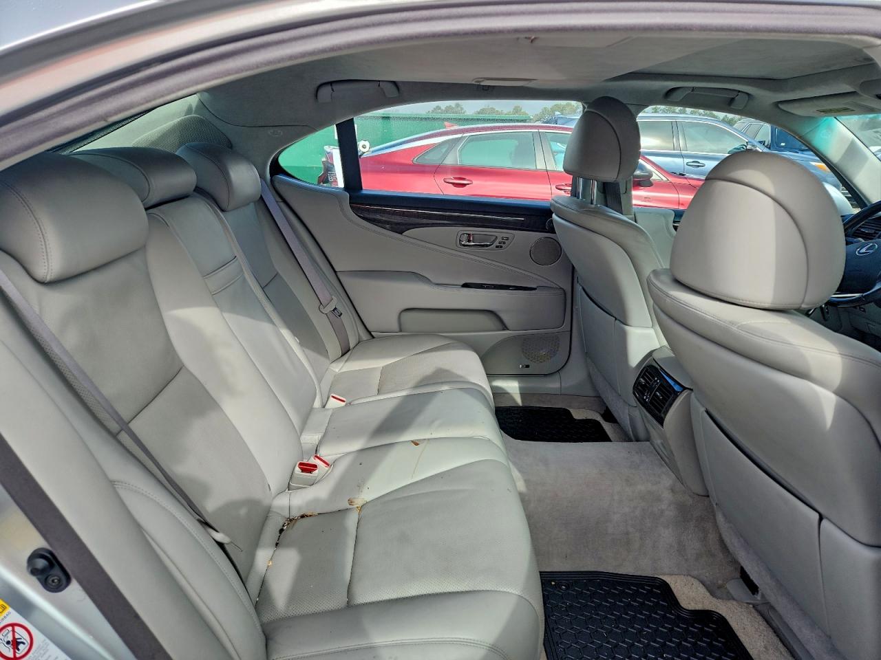 Lexus LS 460l Image 9