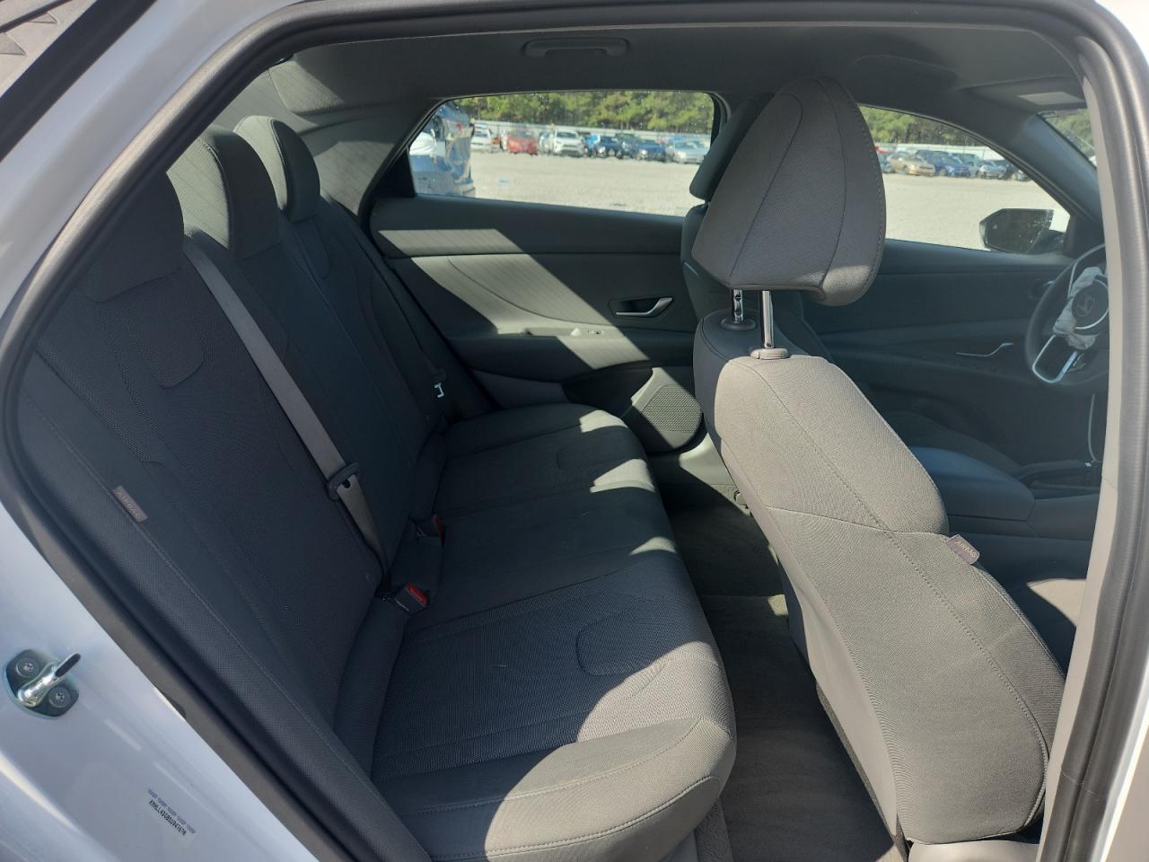 Hyundai ELANTRA Se Image 9