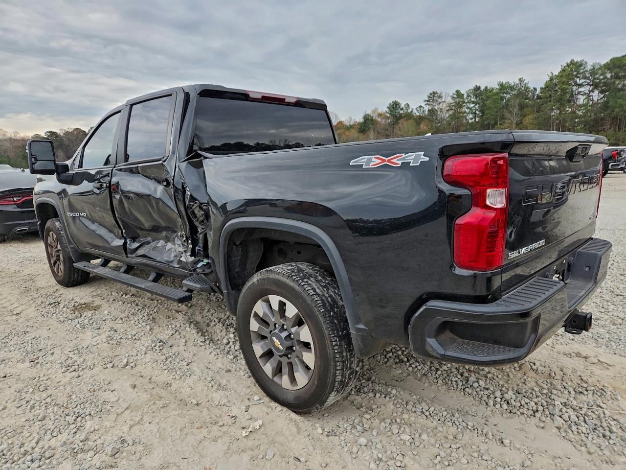 Chevrolet Silverado K2500 Custom Image 2