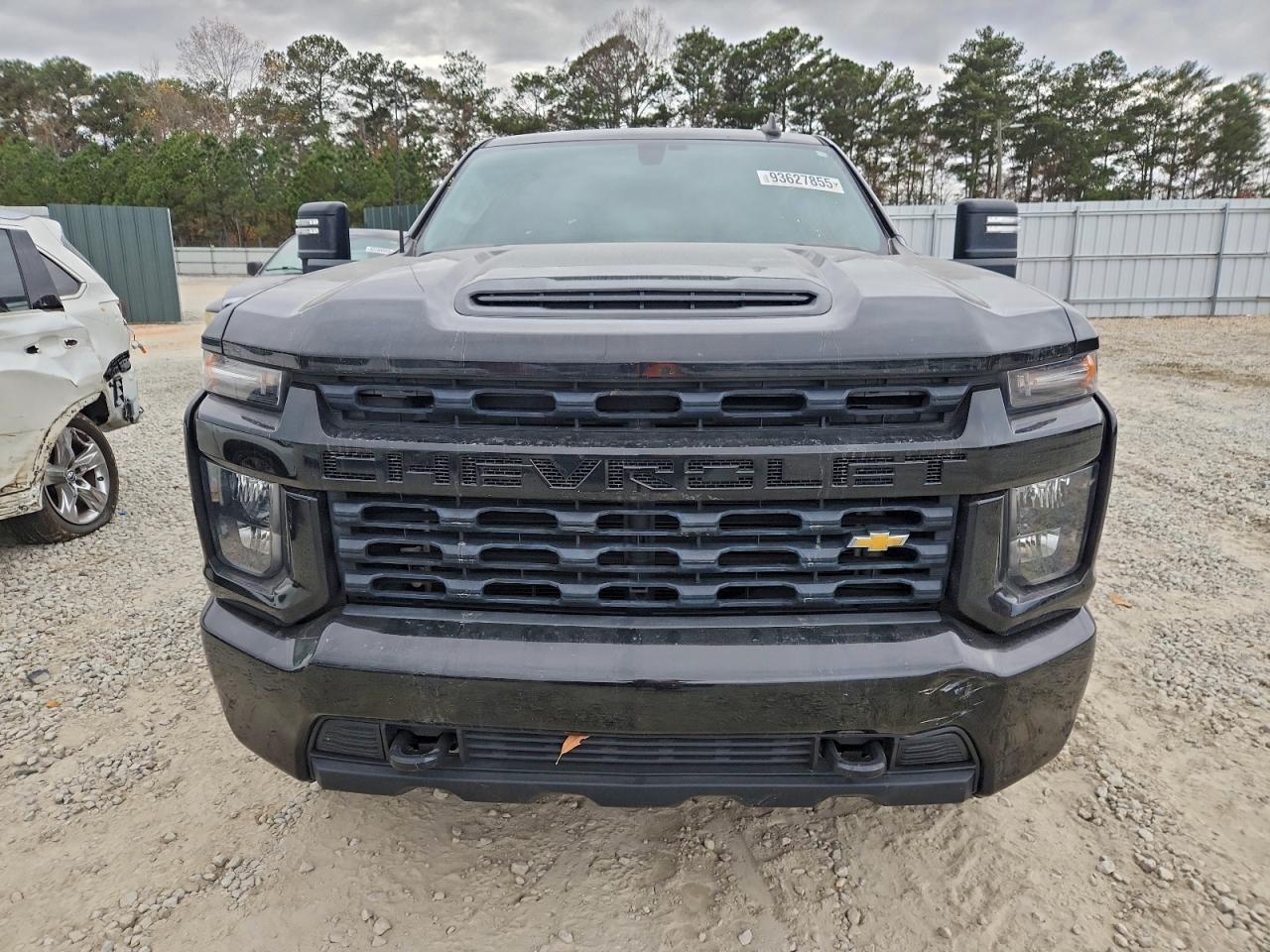 Chevrolet Silverado K2500 Custom Image 5