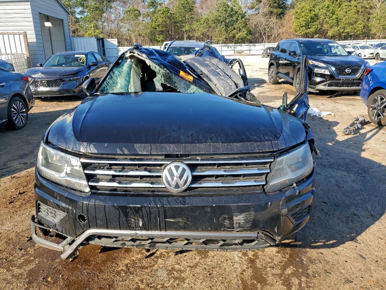 Volkswagen Tiguan S Image 2