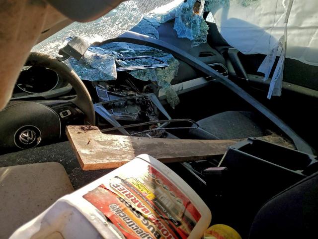 Volkswagen Tiguan S Image 8