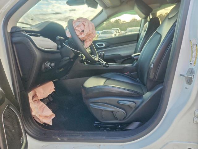 Jeep Compass Latitude Image 8