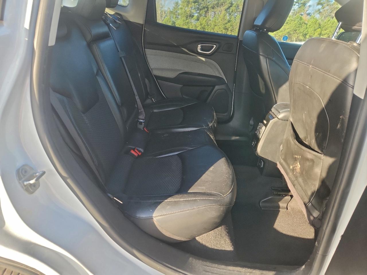 Jeep Compass Latitude Image 12