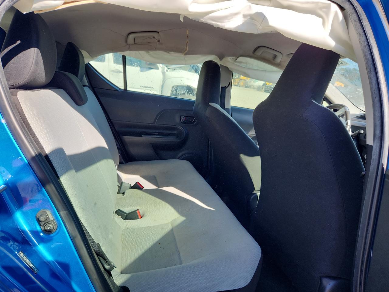 Toyota Prius Image 8