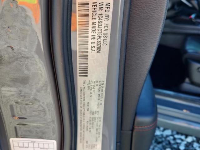 Dodge Durango R/t Image 12