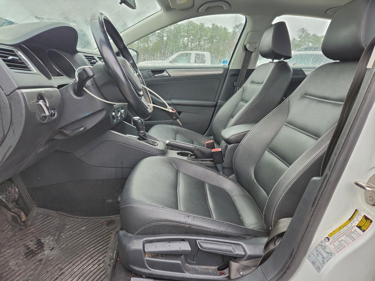 Volkswagen Jetta Se Image 10