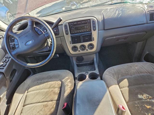 Ford Explorer Xlt Image 8