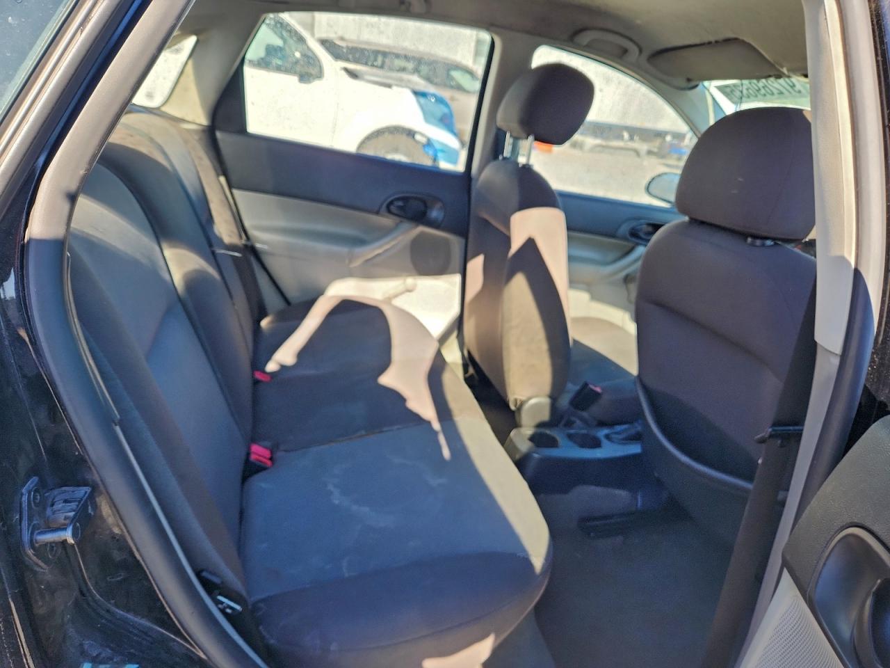 Ford Focus Zx4 Image 8