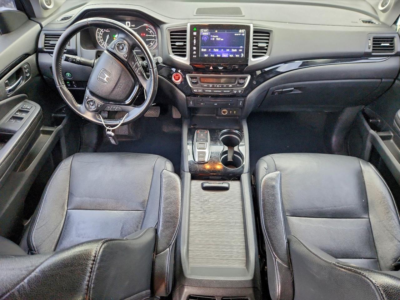 Honda Pilot Touring Image 7