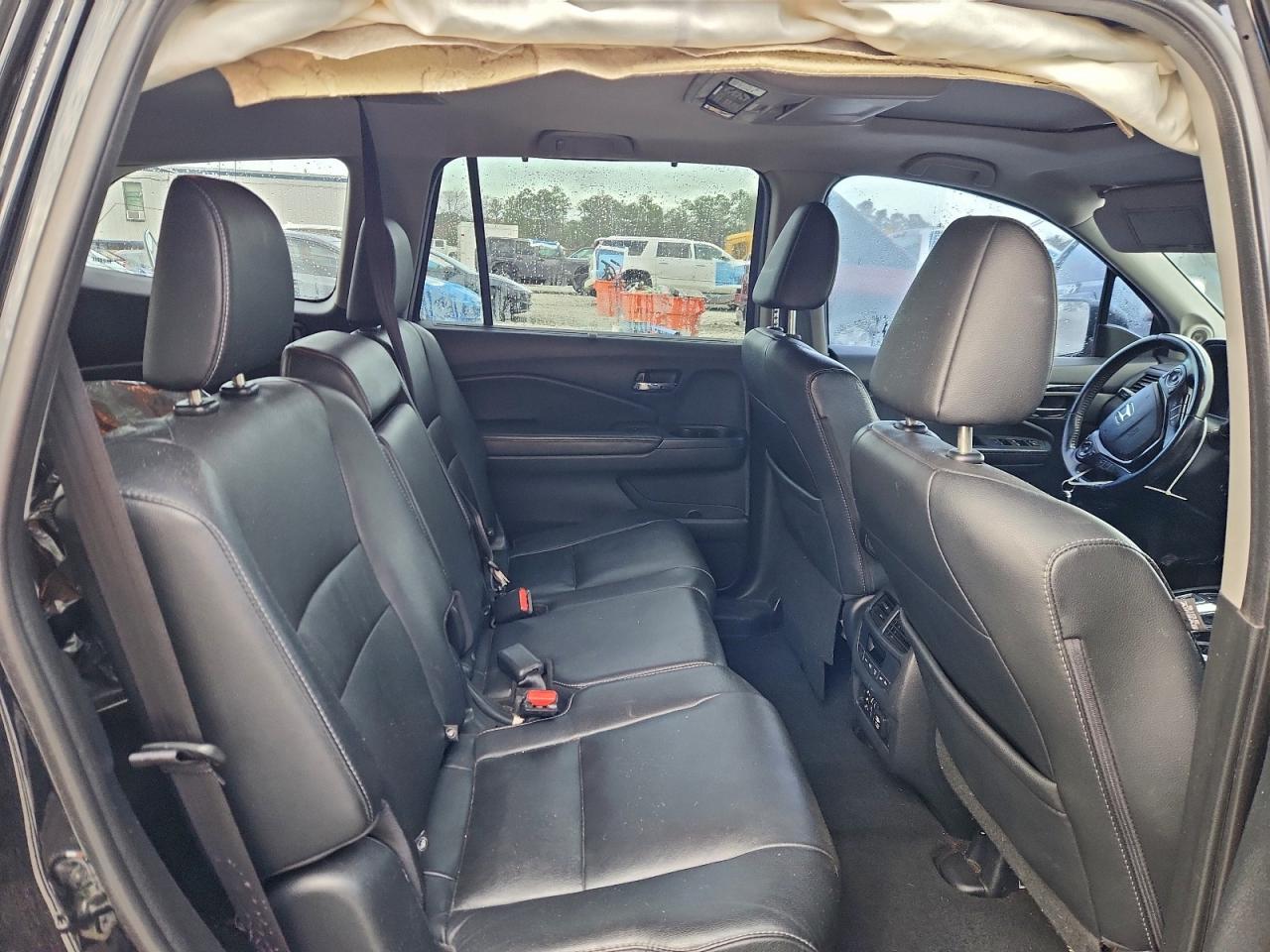 Honda Pilot Touring Image 8