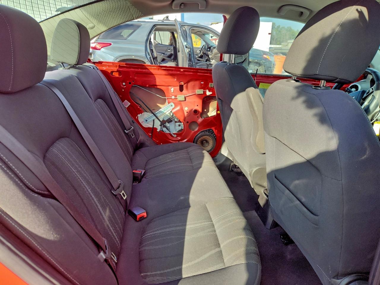 Chevrolet Sonic Lt Image 5