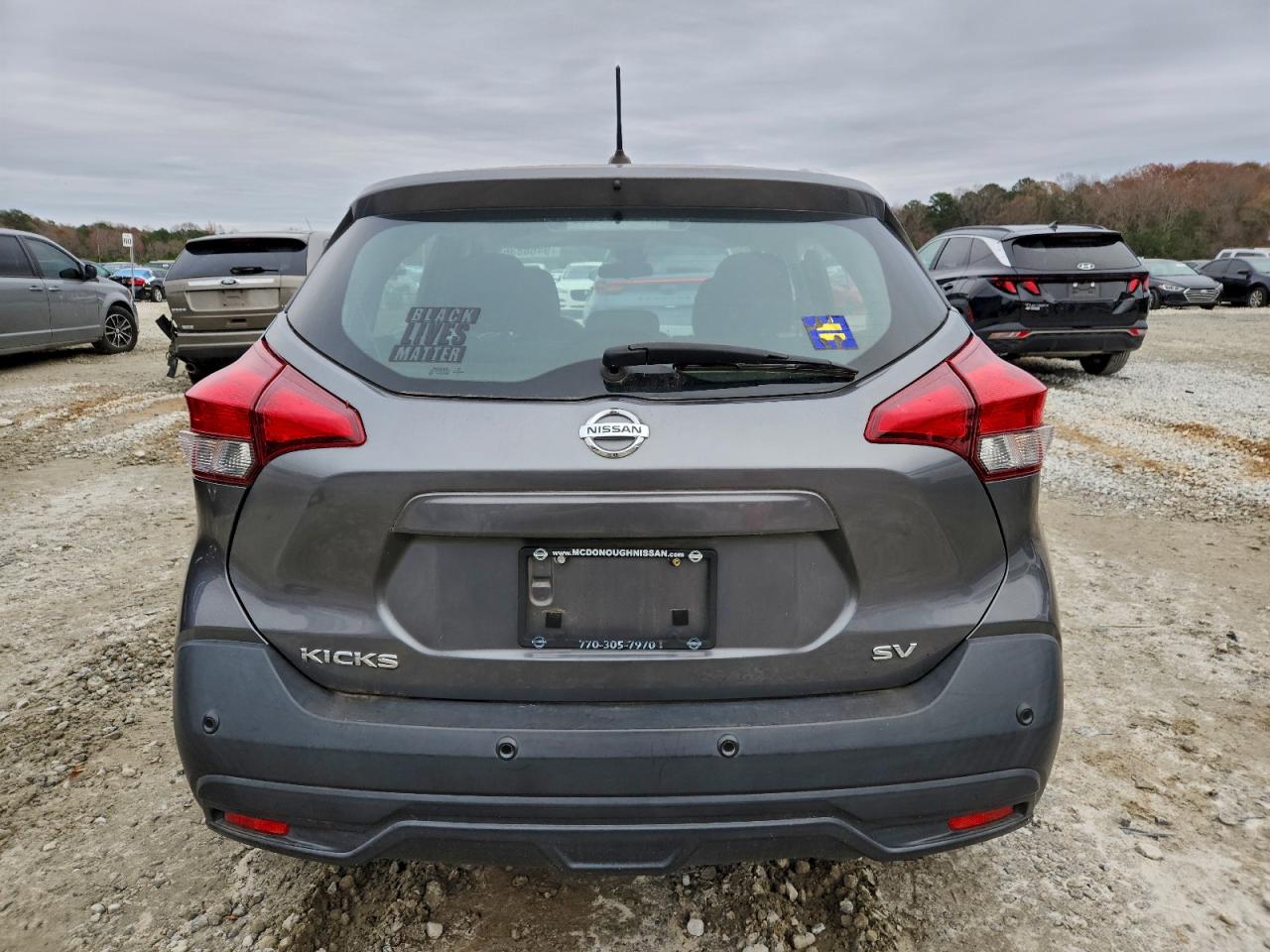 Nissan Kicks Sv Image 4