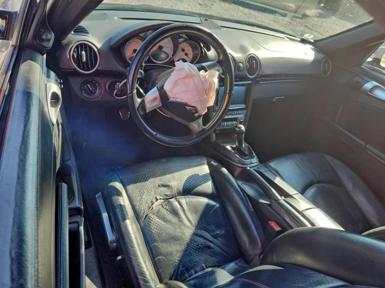 Porsche Boxster Image 6