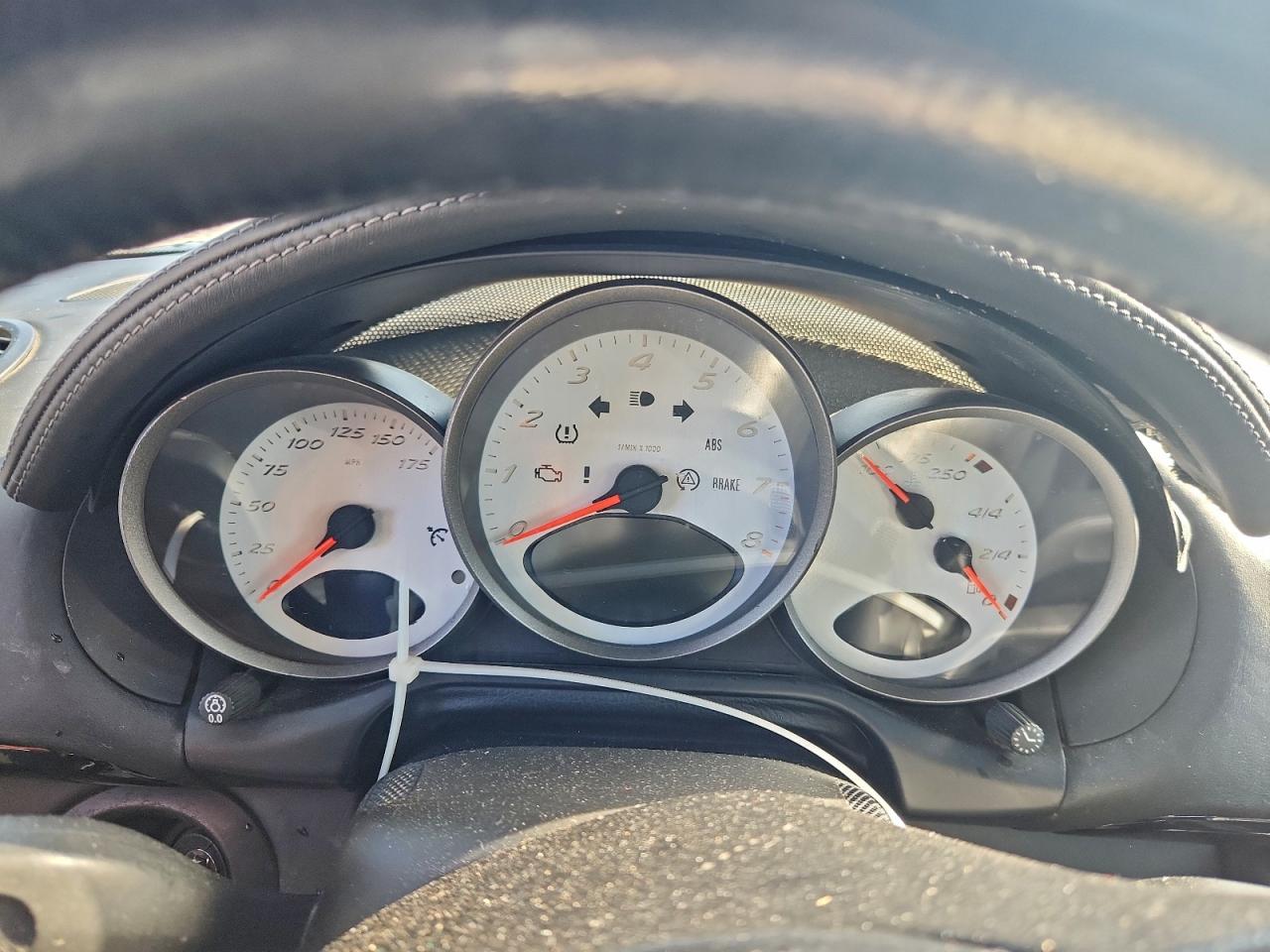 Porsche Boxster Image 3