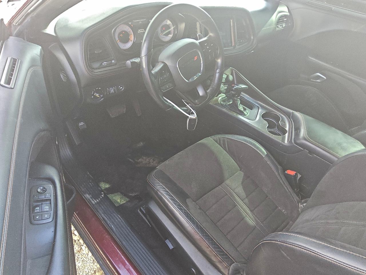 Dodge Challenger R/t Image 11