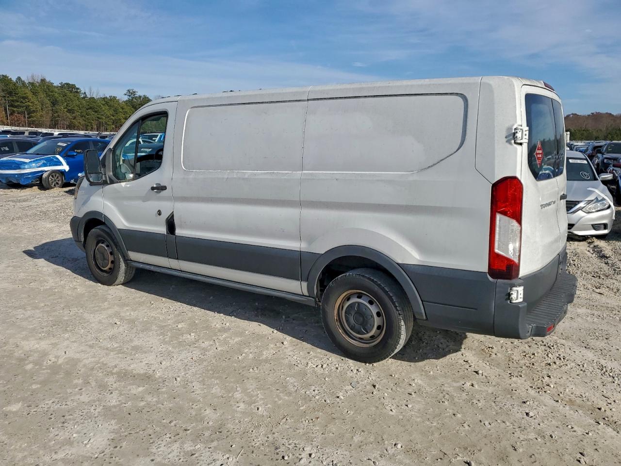 Ford Transit T-150 Image 4