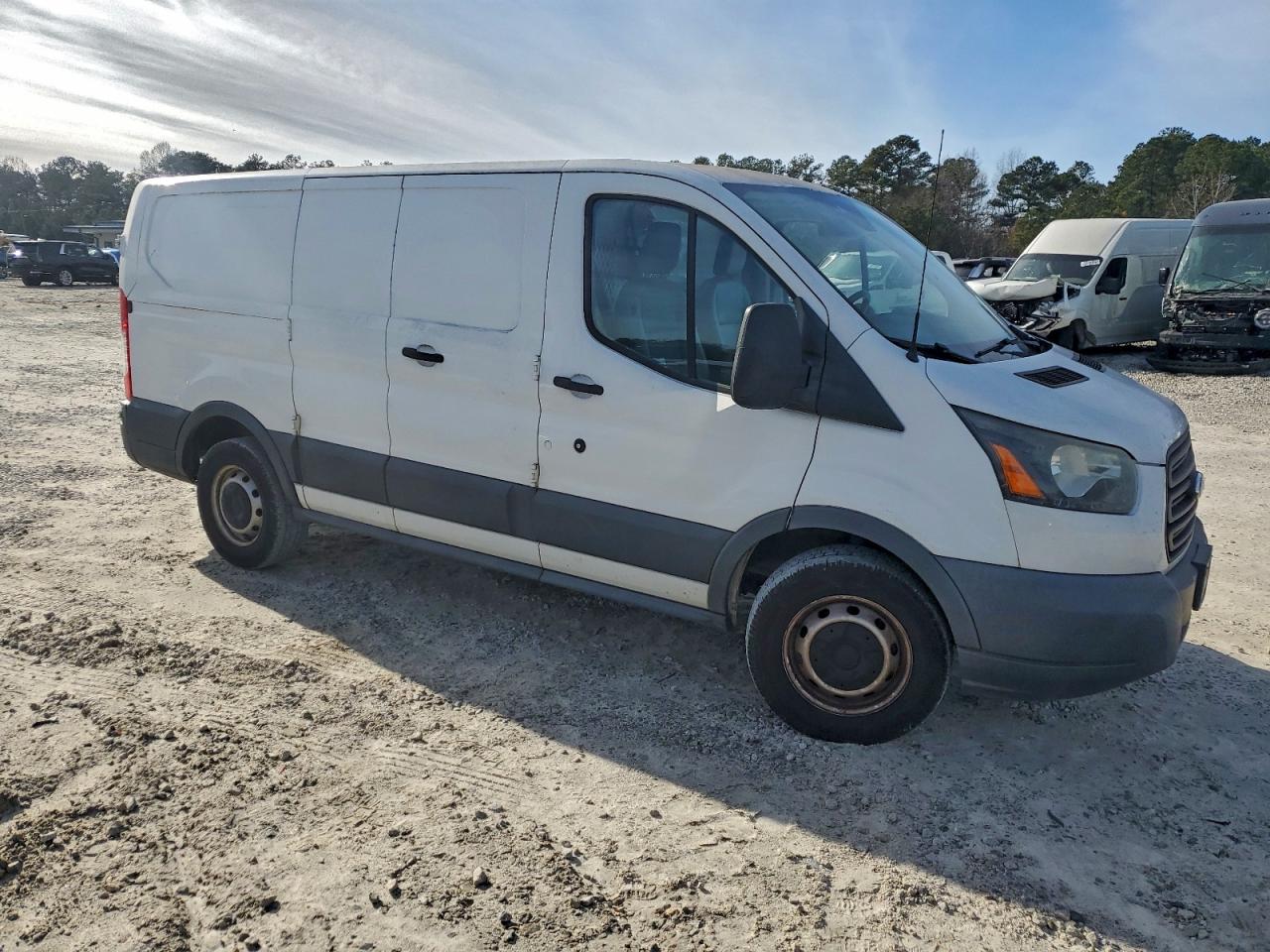 Ford Transit T-150 Image 2