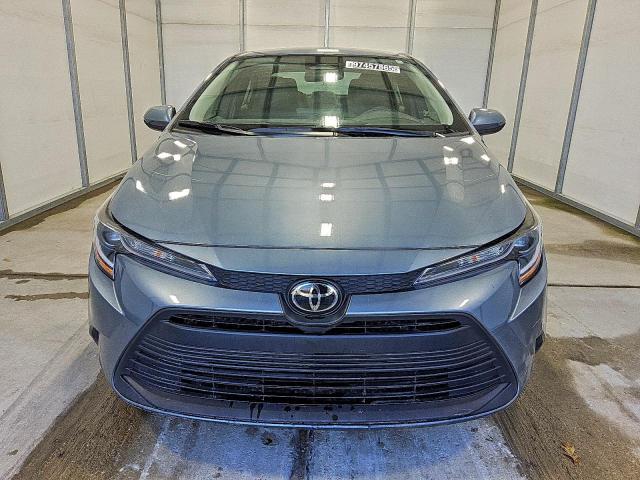 Toyota Corolla Le Image 4