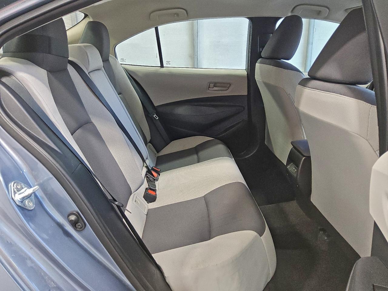 Toyota Corolla Le Image 5