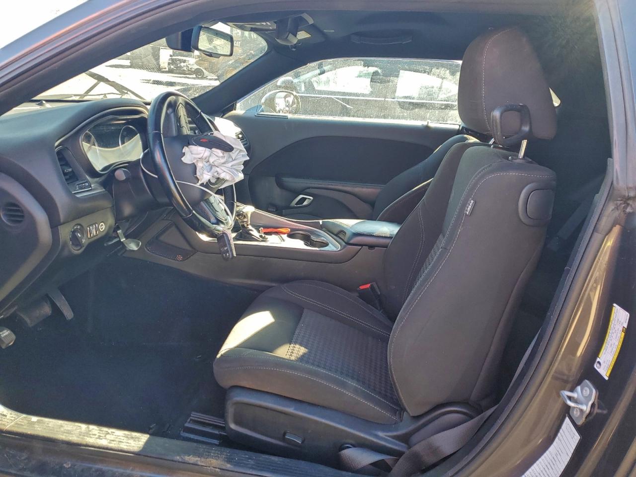 Dodge Challenger Sxt Image 3