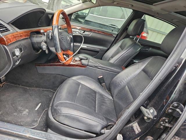 Mercedes-Benz S-Class 550 Image 4