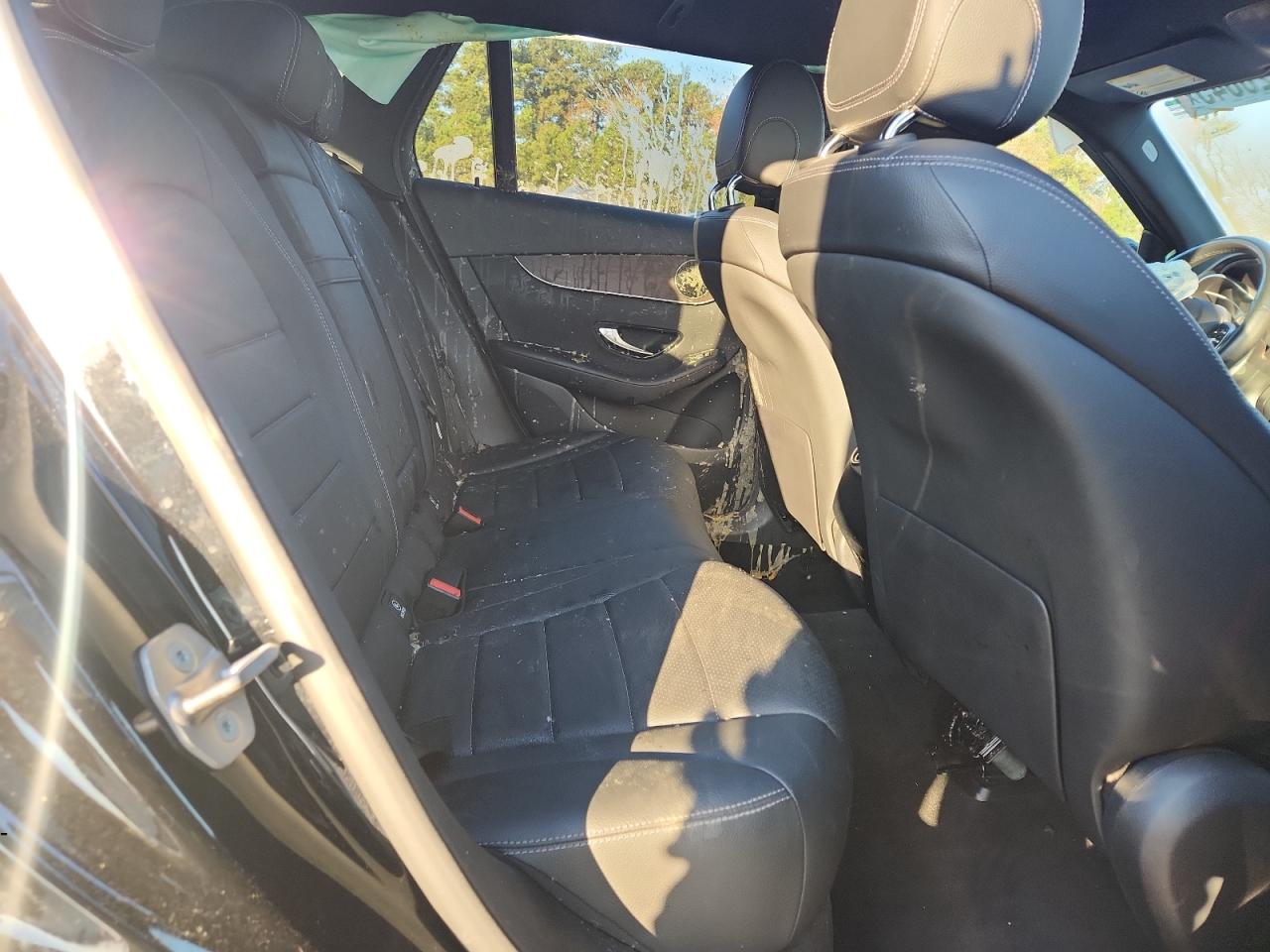 Mercedes-Benz GLC 300 4matic Image 10