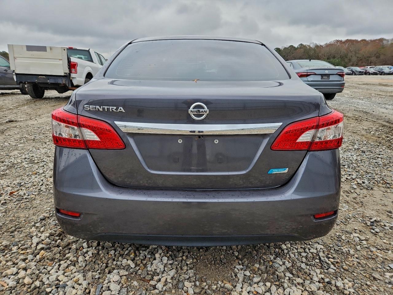 Nissan Sentra S Image 12