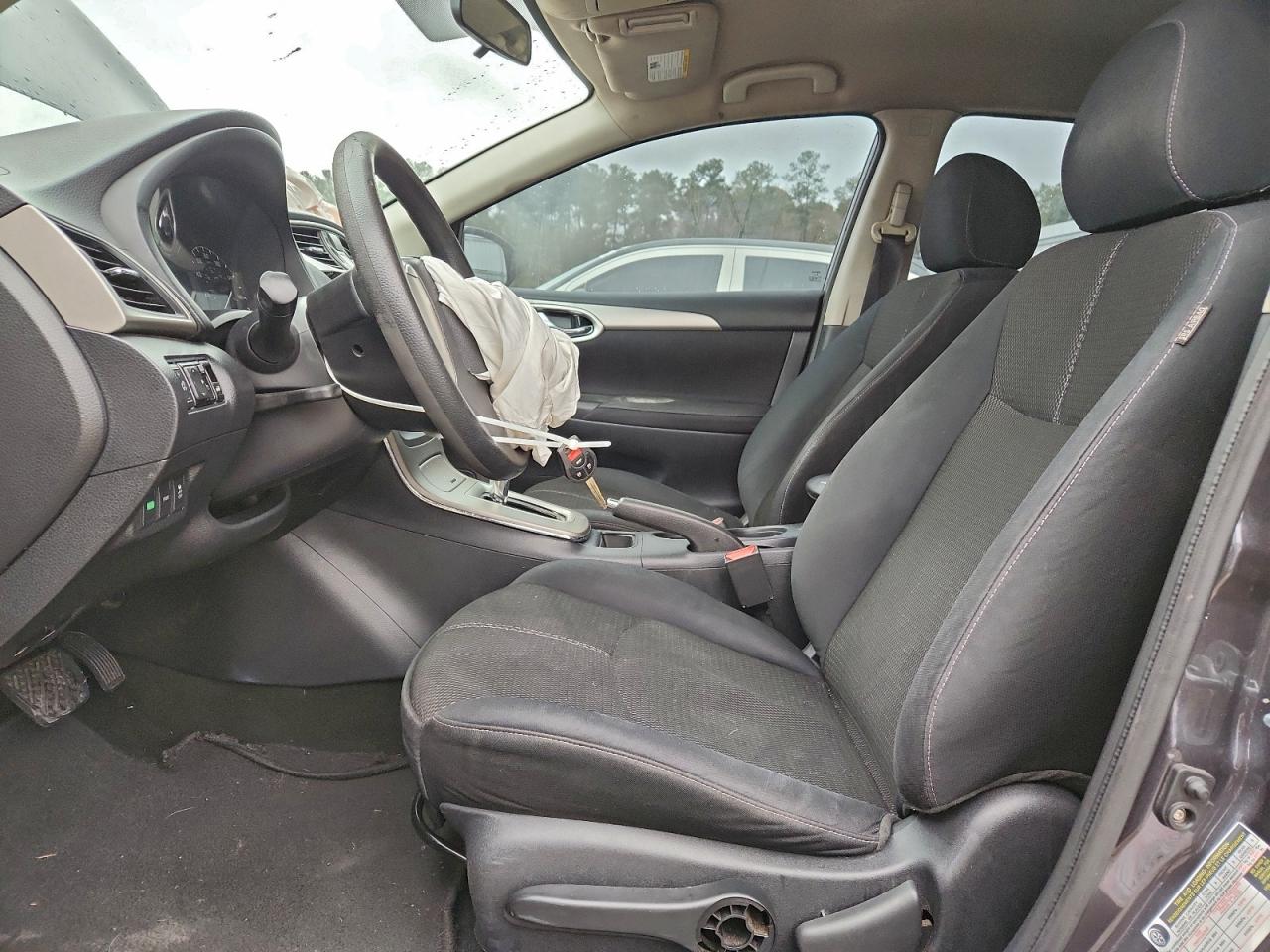 Nissan Sentra S Image 7