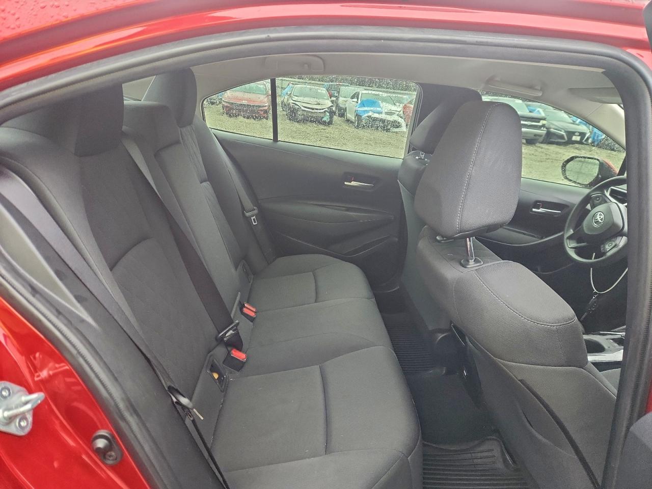 Toyota Corolla Le Image 12