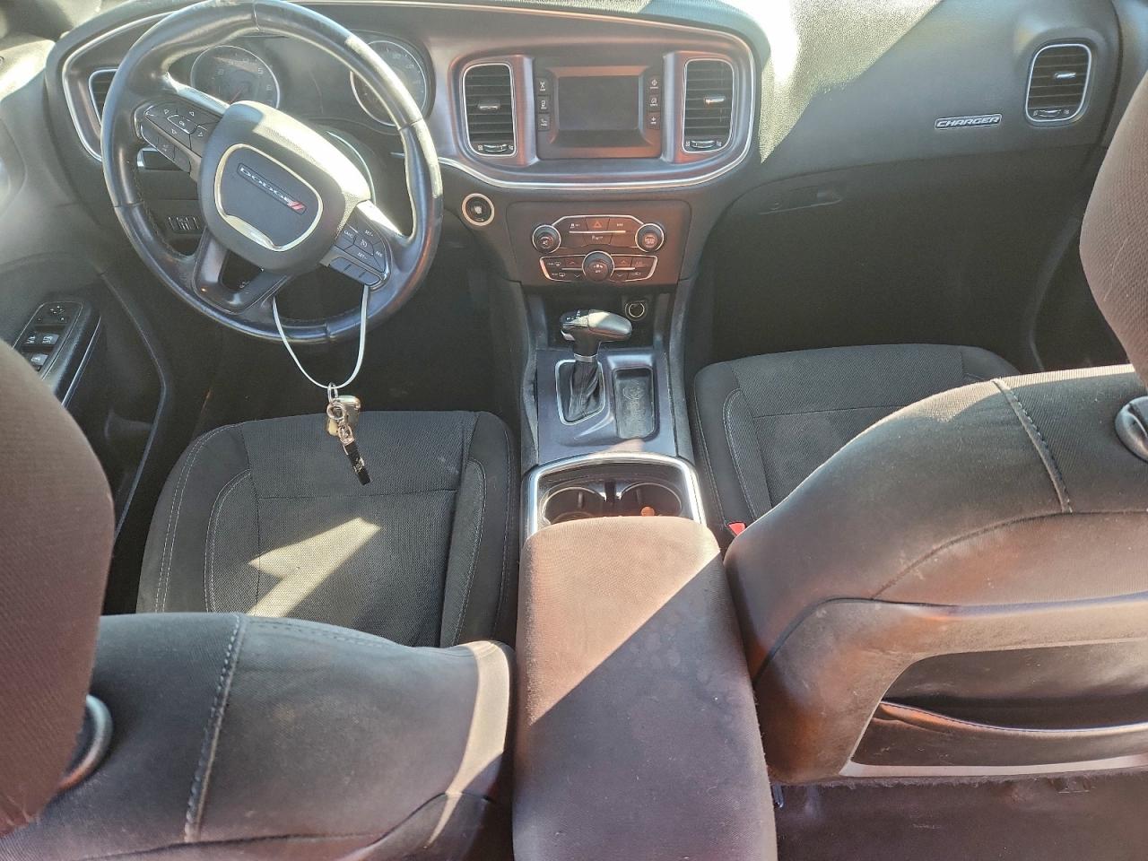 Dodge Charger Se Image 10