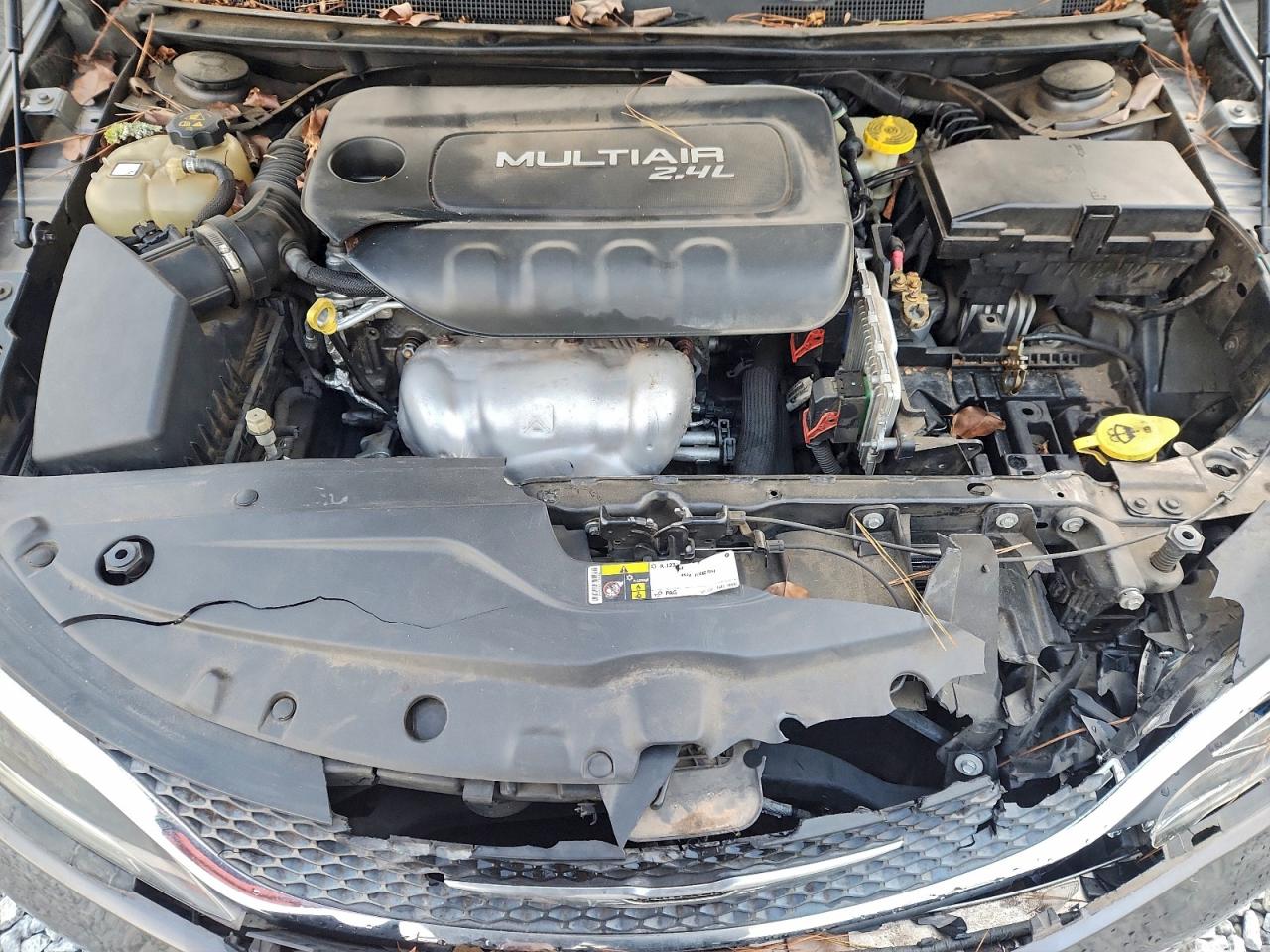 Chrysler 200 Limited Image 10