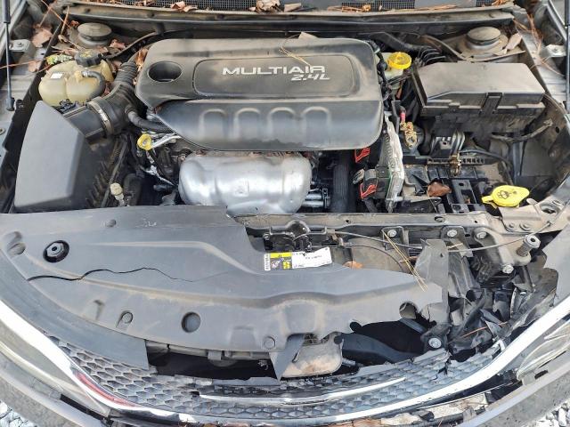 Chrysler 200 Limited Image 10