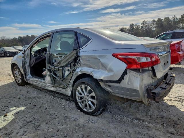 Nissan Sentra S Image 2