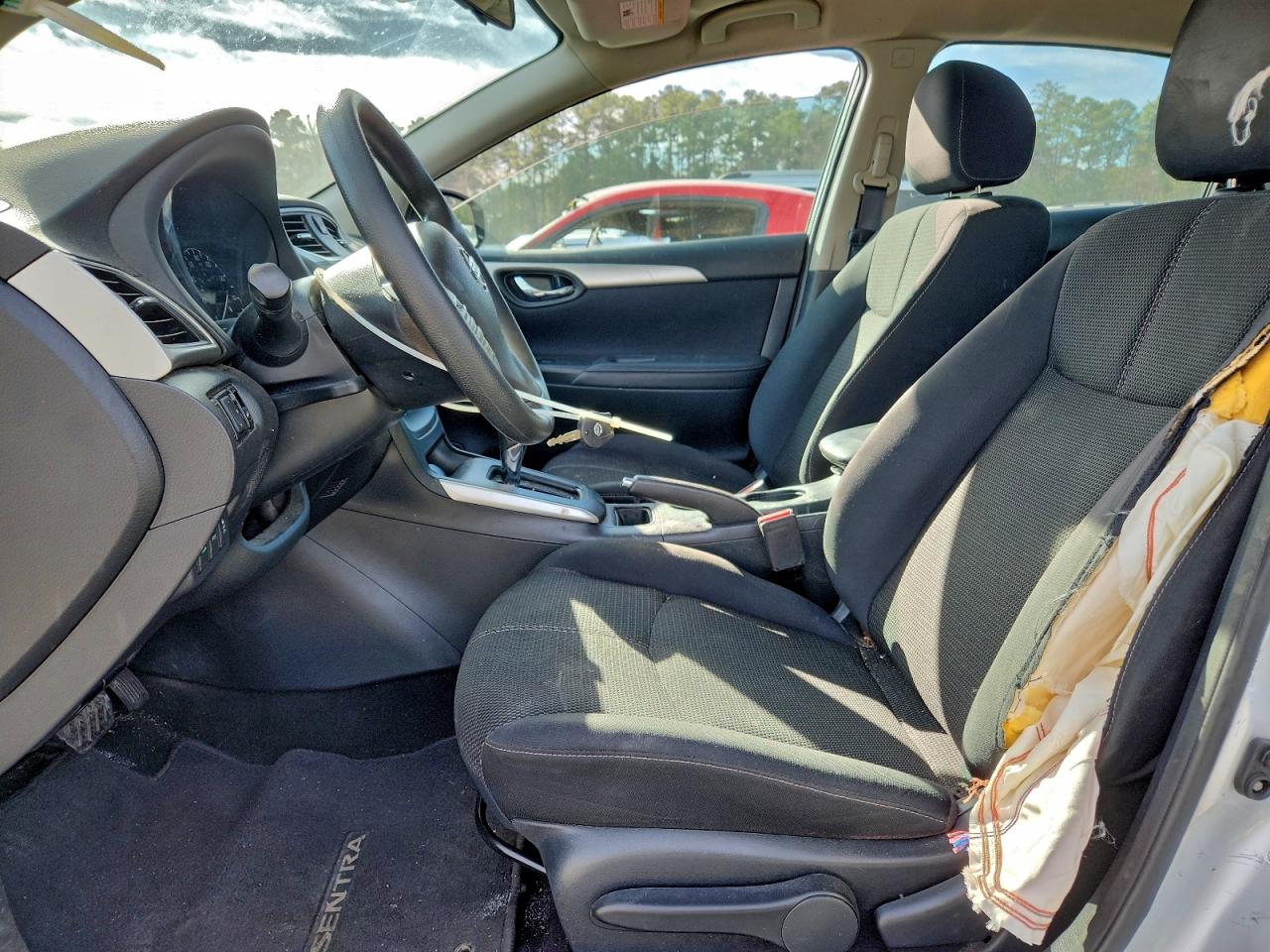 Nissan Sentra S Image 8