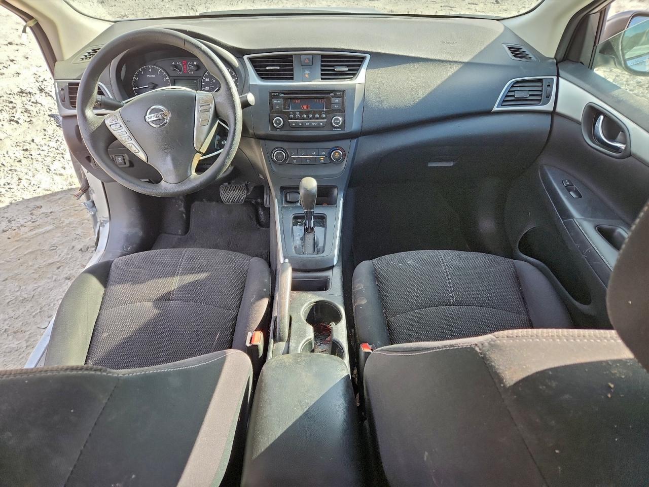 Nissan Sentra S Image 4